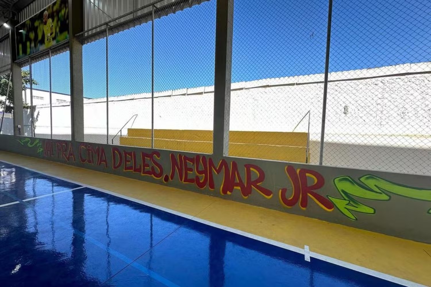 Em passeio por São Vicente, Neymar visita locais onde viveu na infância 1.jpeg