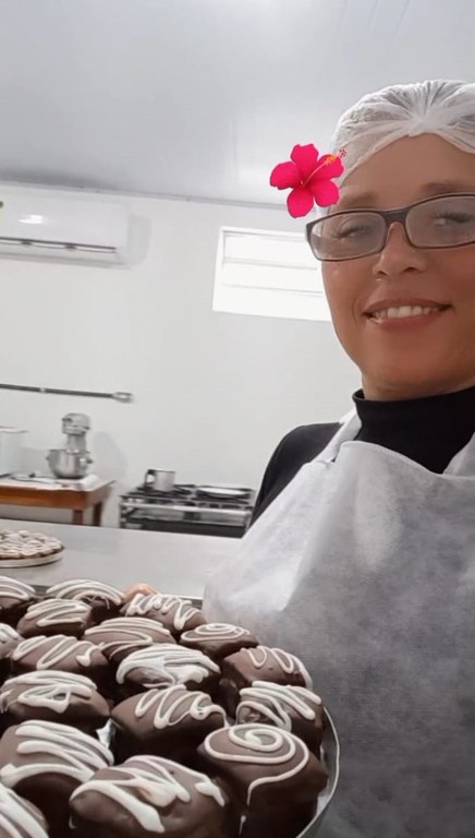 Empreendedora transforma hobby em fonte de renda e faz sucesso na venda de doces em São Vicente - 1.jpeg