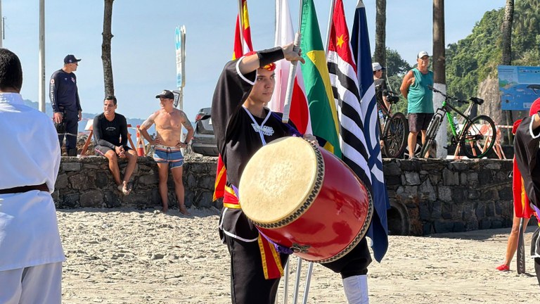 Entre remadas e festa, São Vicente celebra 48 anos de irmandade com Naha V