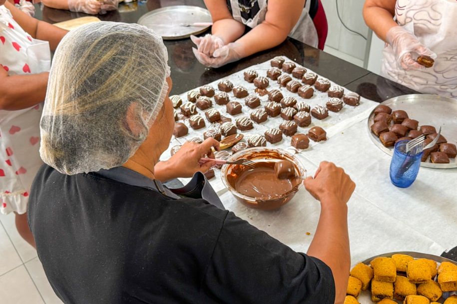Turma concluiu curso voltado à produção de doces e geração de renda (1).jpg