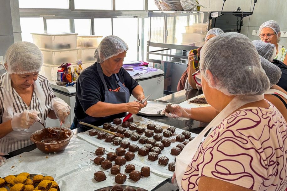 Turma concluiu curso voltado à produção de doces e geração de renda (3).jpg