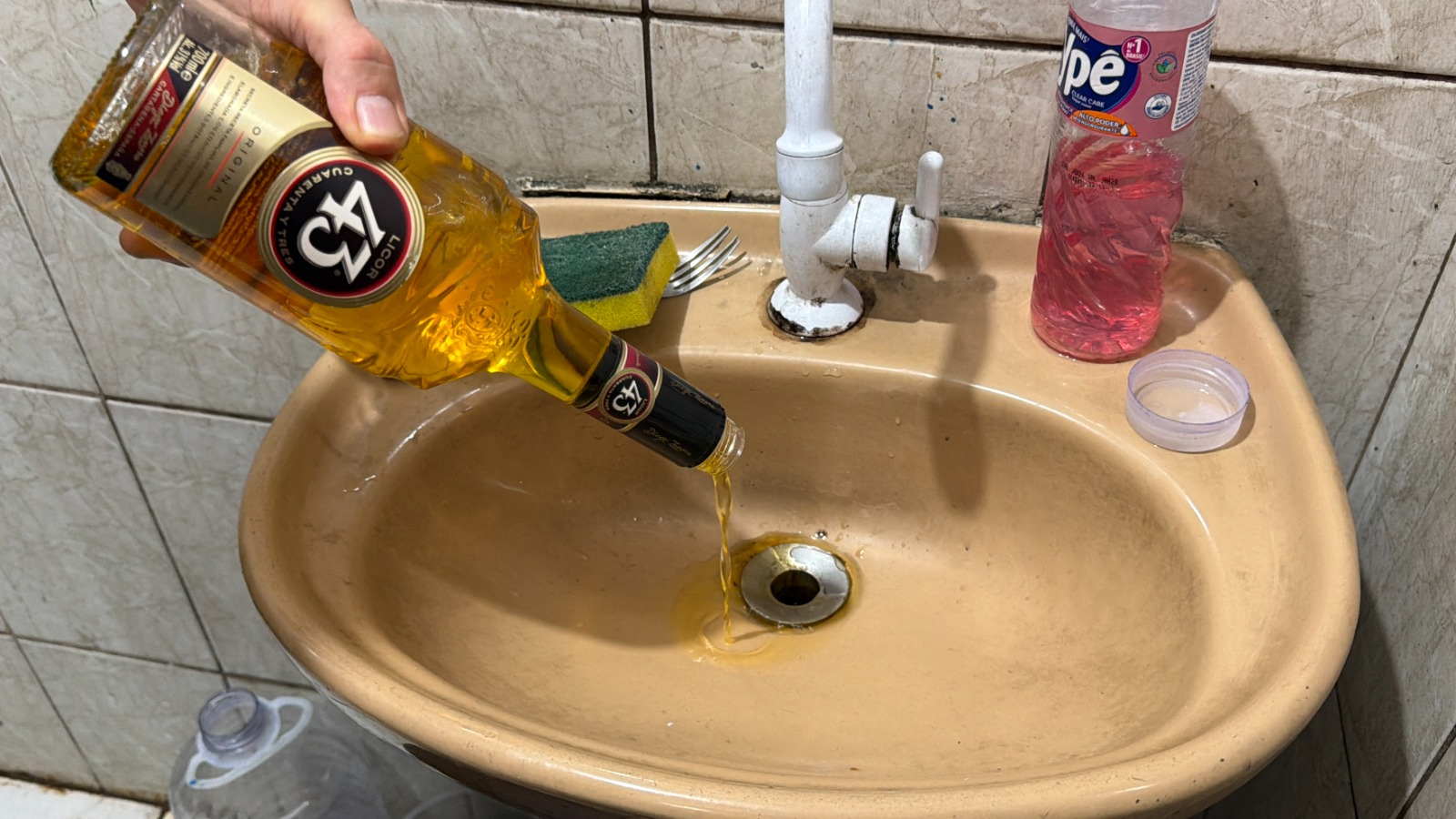 Operação Metanol apreende bebidas irregulares durante fiscalização em São Vicente 1.jpeg