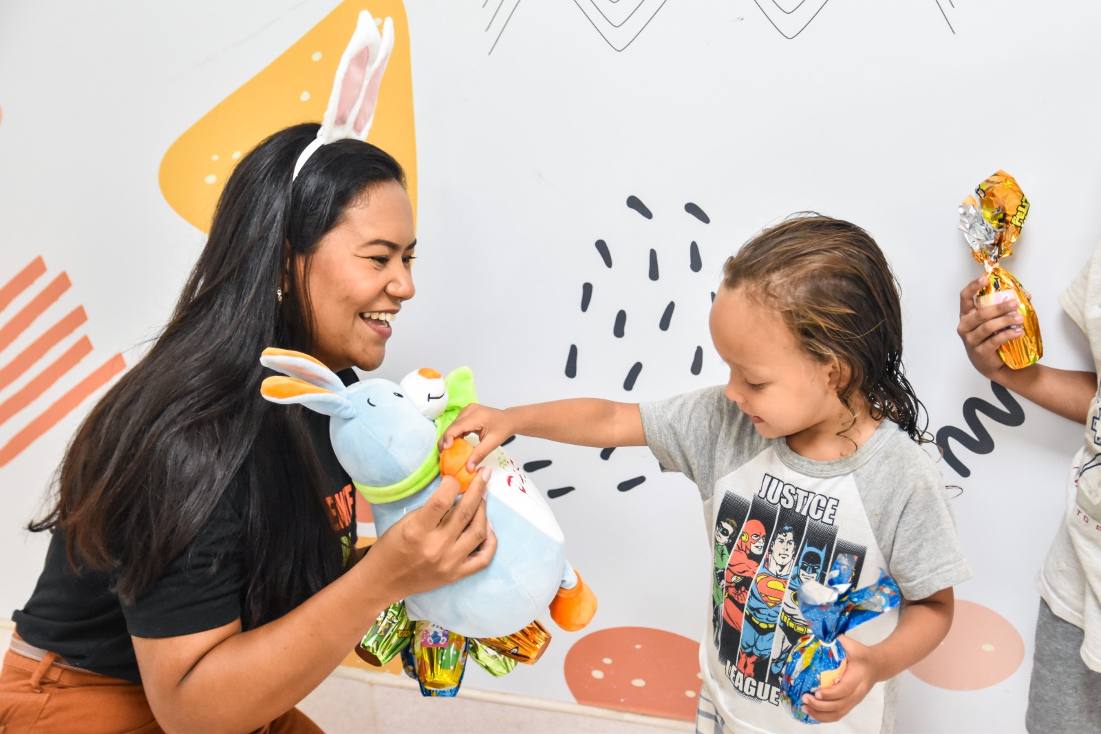 Páscoa Solidária leva alegria a milhares de crianças em São Vicente - 1.jpeg