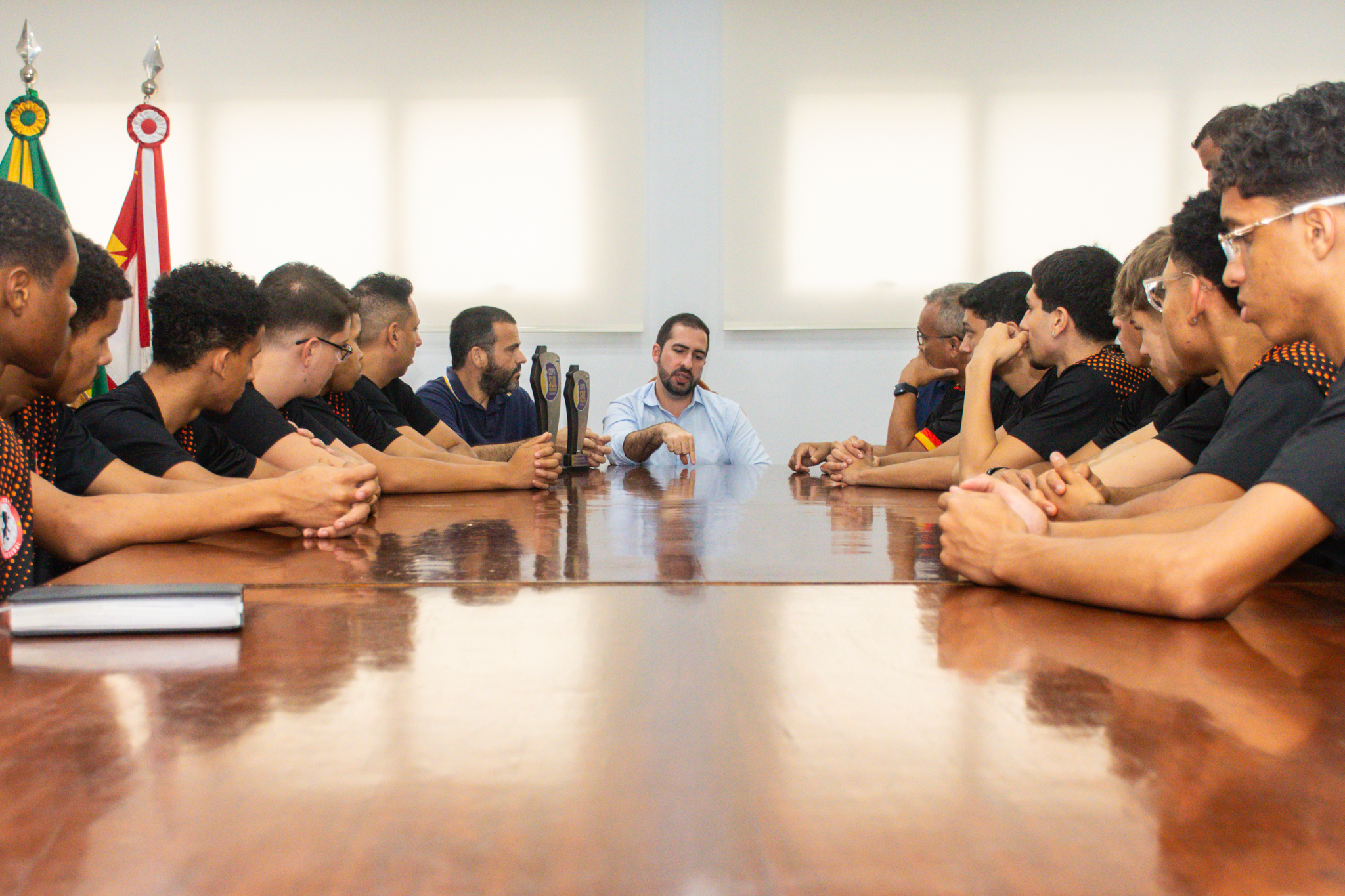 14 - Visita equipe de basquete SV campea sul-americana-03.jpg