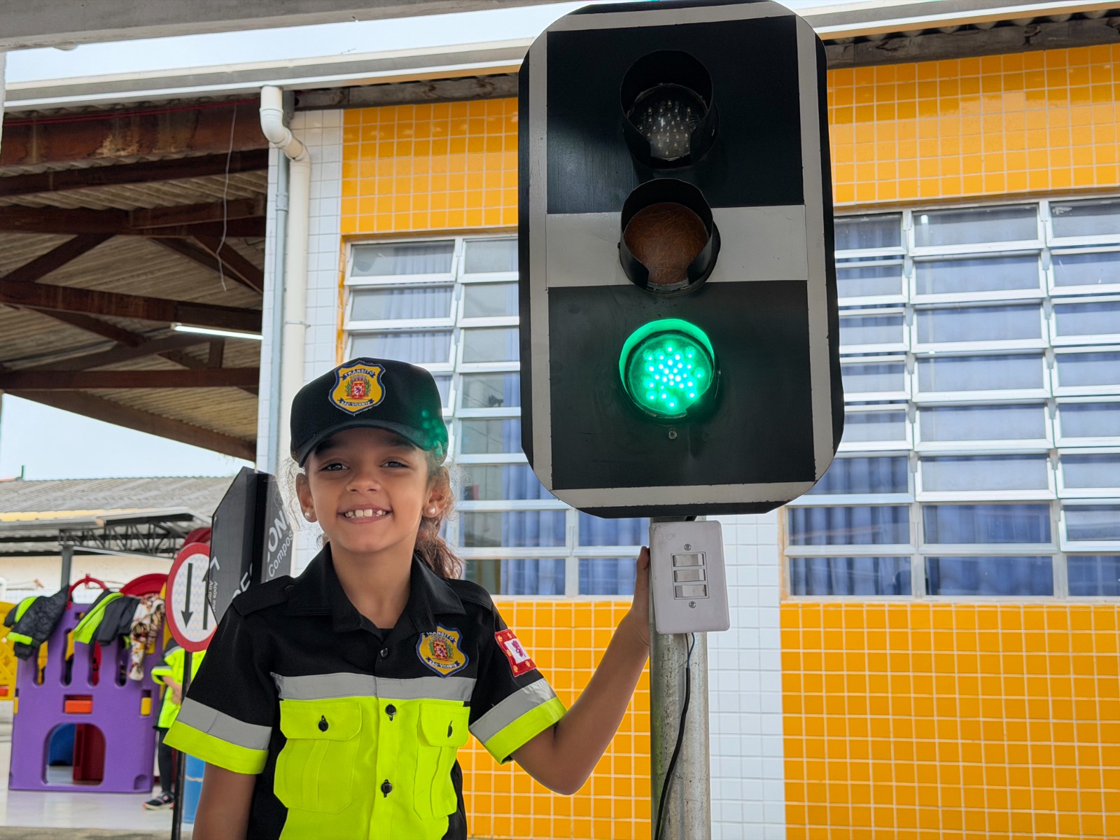 Projeto de educação no trânsito leva atividade lúdica para escolas de São Vicente 3.jpeg