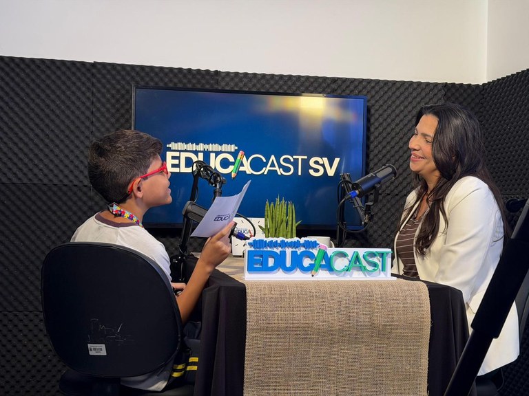 Sala de podcast transforma alunos em comunicadores em escola que leva o nome de Silvio Santos - 3.jpeg