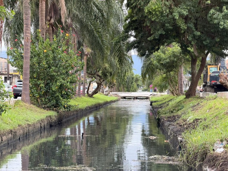 Combate às enchentes.jpeg
