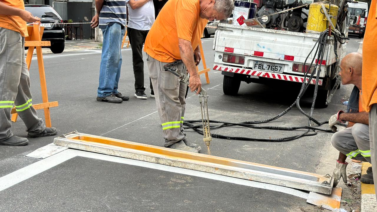 São Vicente intensifica pintura de sinalização de solo no Centro - 2.jpeg