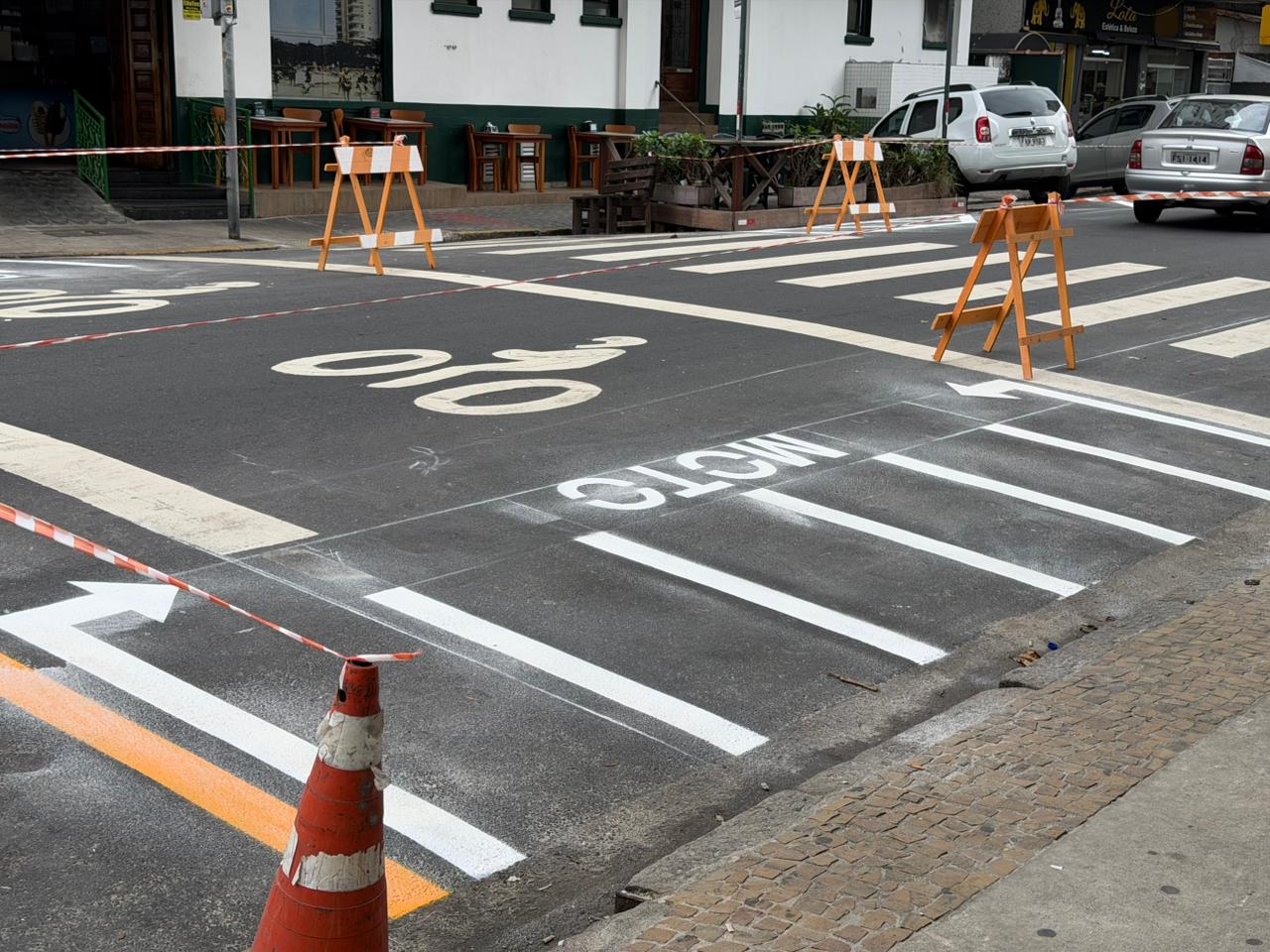 São Vicente intensifica pintura de sinalização de solo no Centro - 3.jpeg