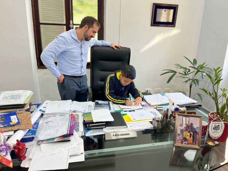 Campeão paulista no de xadrez visita a Prefeitura de São Vicente 3.jpeg