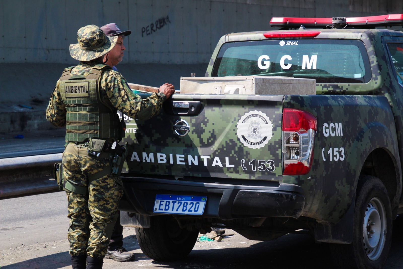 GCM Ambiental detém homem por denúncia de maus-tratos a animal em São Vicente