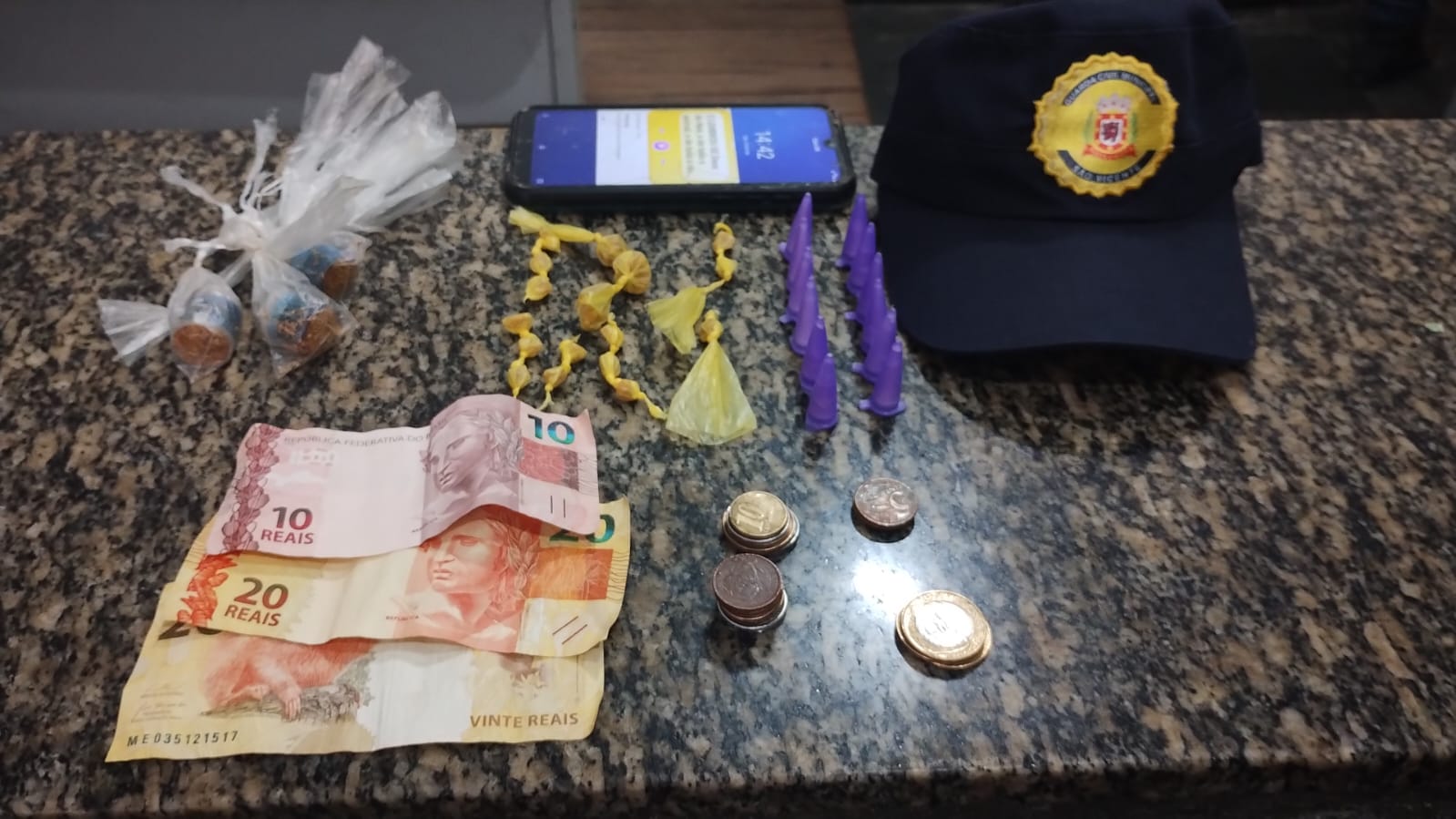 GCM apreende drogas em duas ocorrências durante patrulhamento em São Vicente