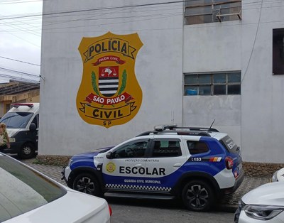 GCM de São Vicente detém homem suspeito de tráfico de drogas no Rio Branco