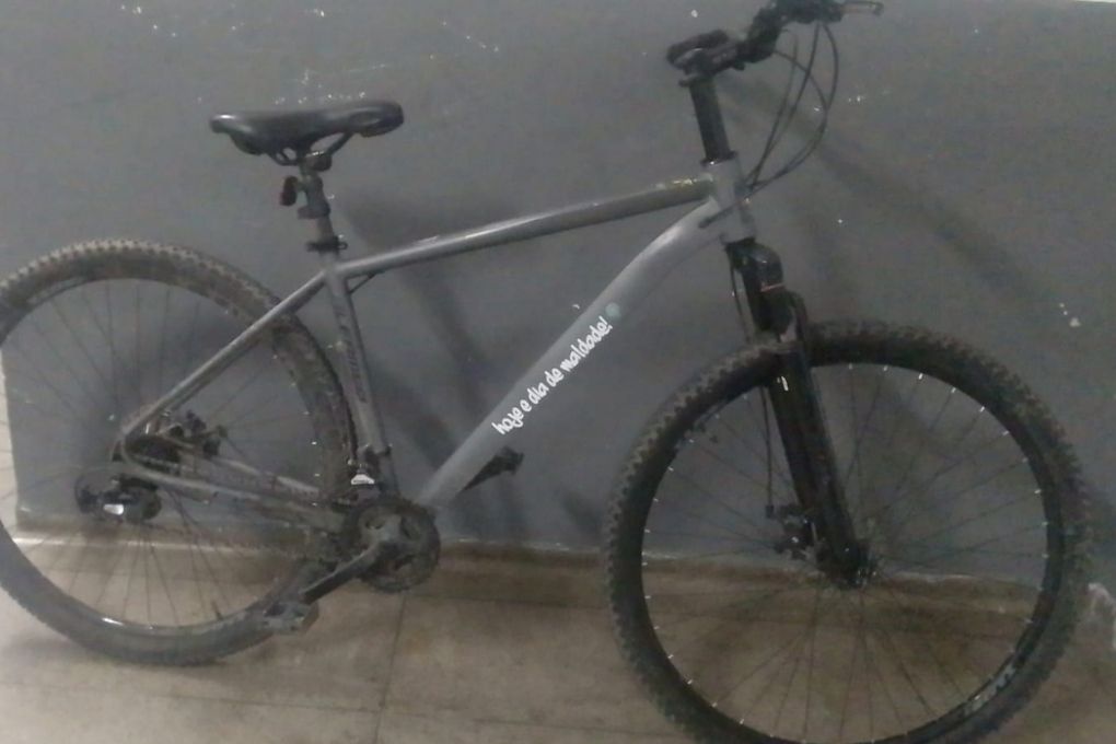 GCM de São Vicente recupera bicicleta roubada e devolve à vítima