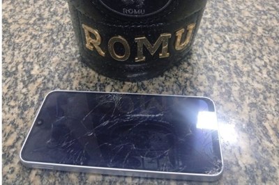 GCM de São Vicente recupera celular roubado em Santos e devolve à vítima
