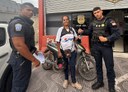 GCM de São Vicente recupera moto roubada no Rio Branco