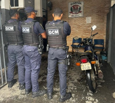 GCM de São Vicente recupera motocicleta roubada