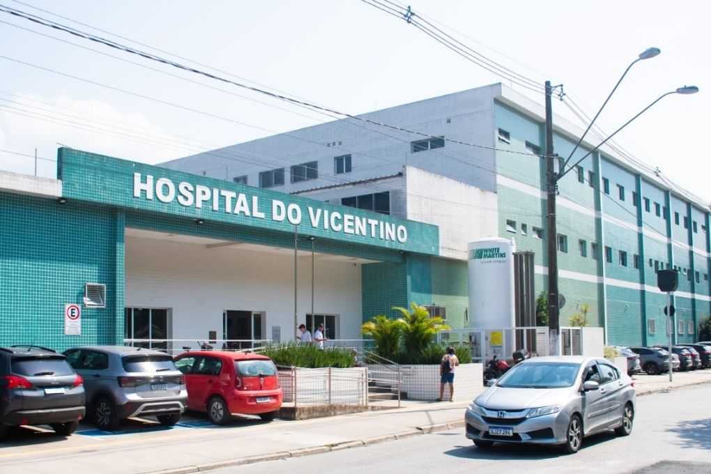 Hospitais de São Vicente conquistam selo estadual por atendimento qualificado a idosos