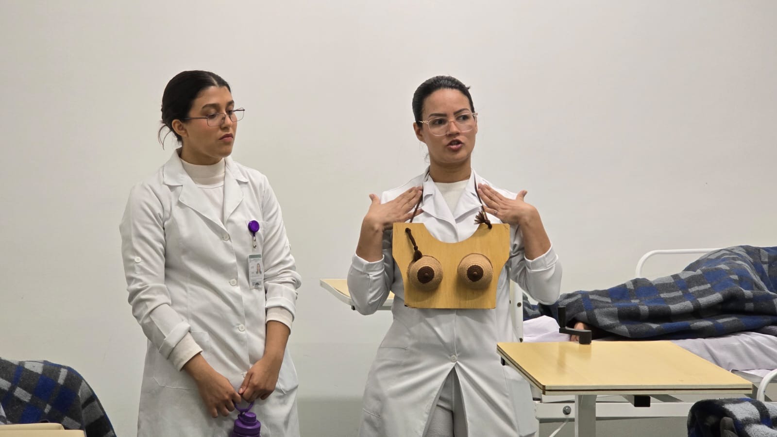 Hospital do Vicentino e UNILUS promovem conscientização contra o câncer de mama