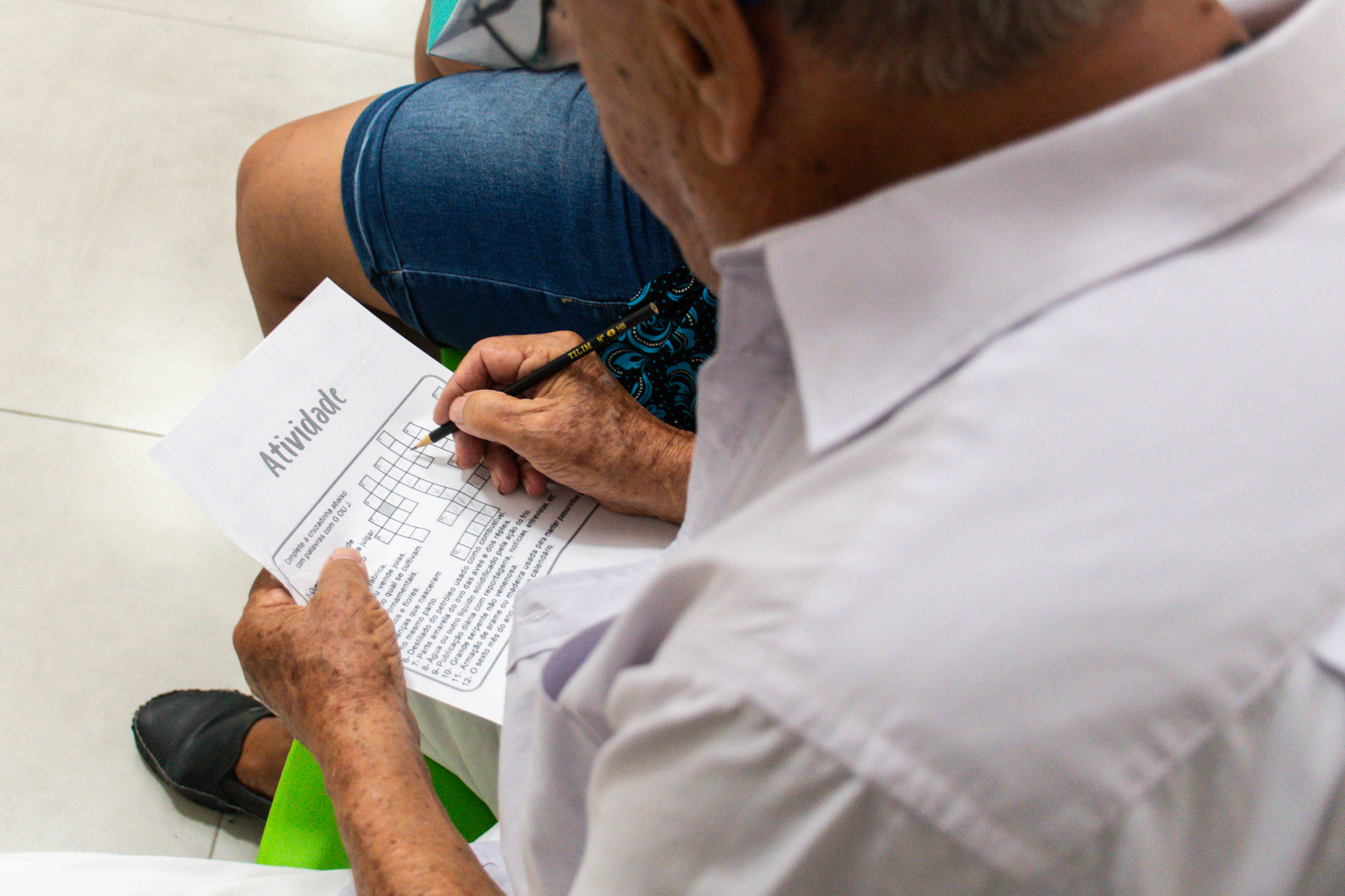 Jogo de palavras cruzadas ensina sinais do Alzheimer para idosos na ESF Parque São Vicente