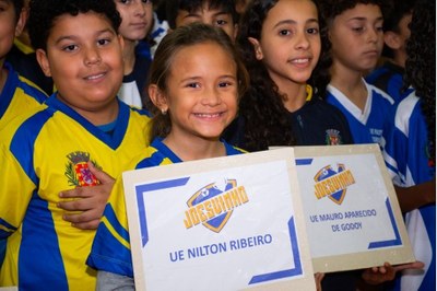 Jogos Estudantis de São Vicente celebram abertura com festa, emoção e recorde de participantes