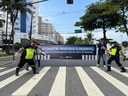 Maio Amarelo, Nariz Vermelho: “Palhacitos do Trânsito” levam conscientização com bom humor à Praça 22 de Janeiro Maio Amarelo, Nariz Vermelho: “Palhacitos do Trânsito” levam conscientização com bom humor à Praça 22 de Janeiro