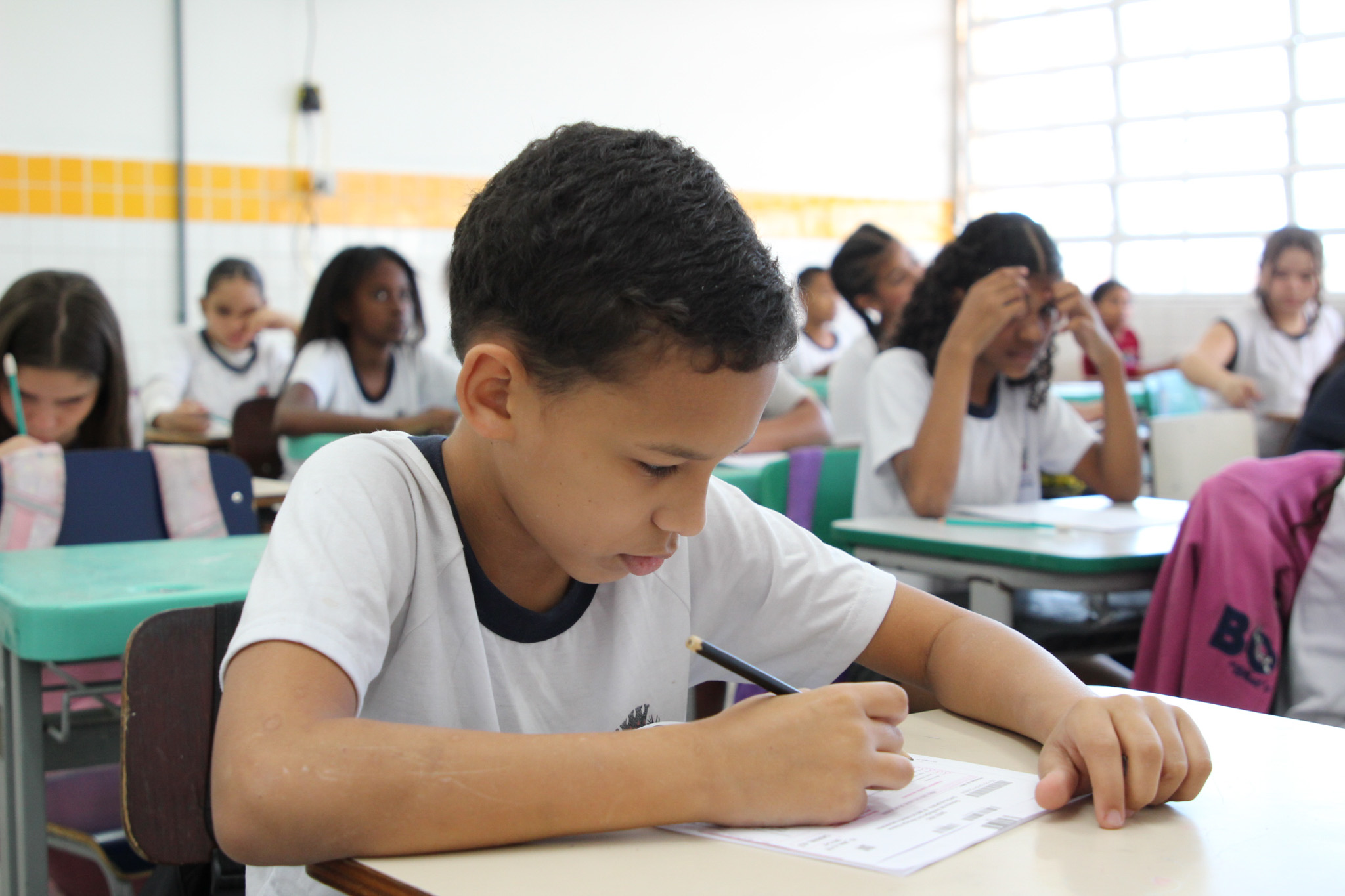 Mais de 97% dos alunos participam da primeira semana de aplicação do SAEB em São Vicente
