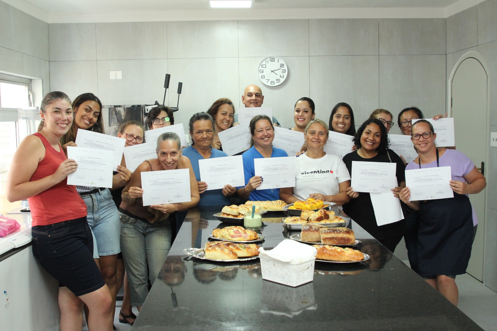 Mais do que pães, curso de panificação disponibilizado pelo Fundo Social de Solidariedade fermenta histórias e forma relações