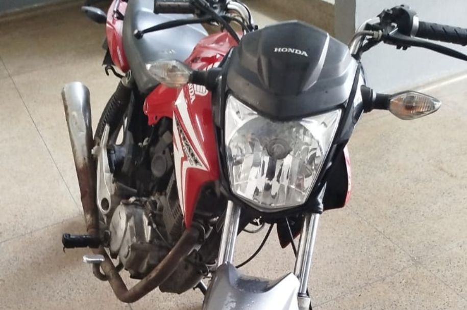 Moto com placa adulterada é apreendida pela GCM no Centro de São Vicente