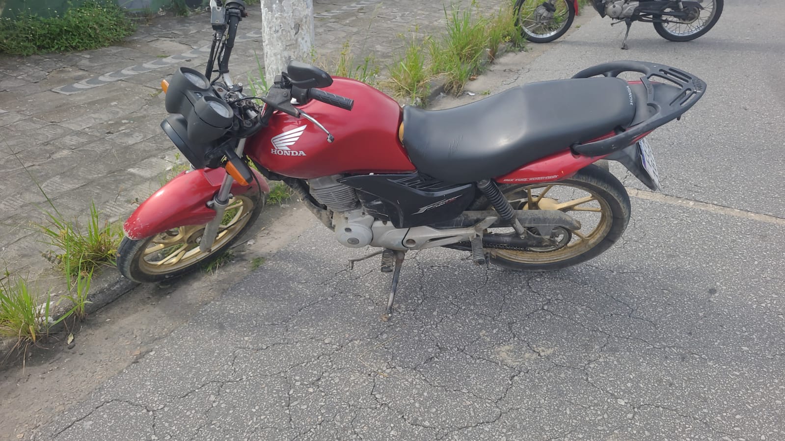 Moto roubada é recuperada em blitz em São Vicente