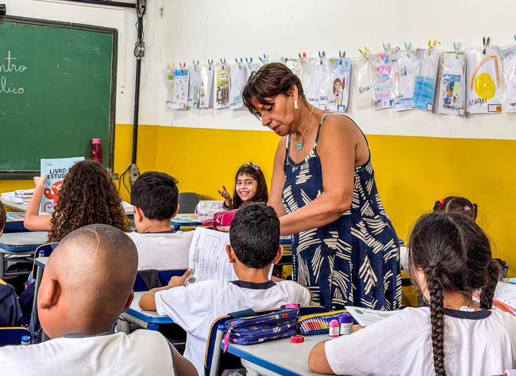 Mulheres que inspiram: há 45 anos, Rosa Maria transforma vidas por meio da educação em São Vicente