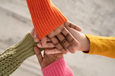 No Dia da Discriminação Zero, São Vicente reforça canais de atendimento e acolhimento