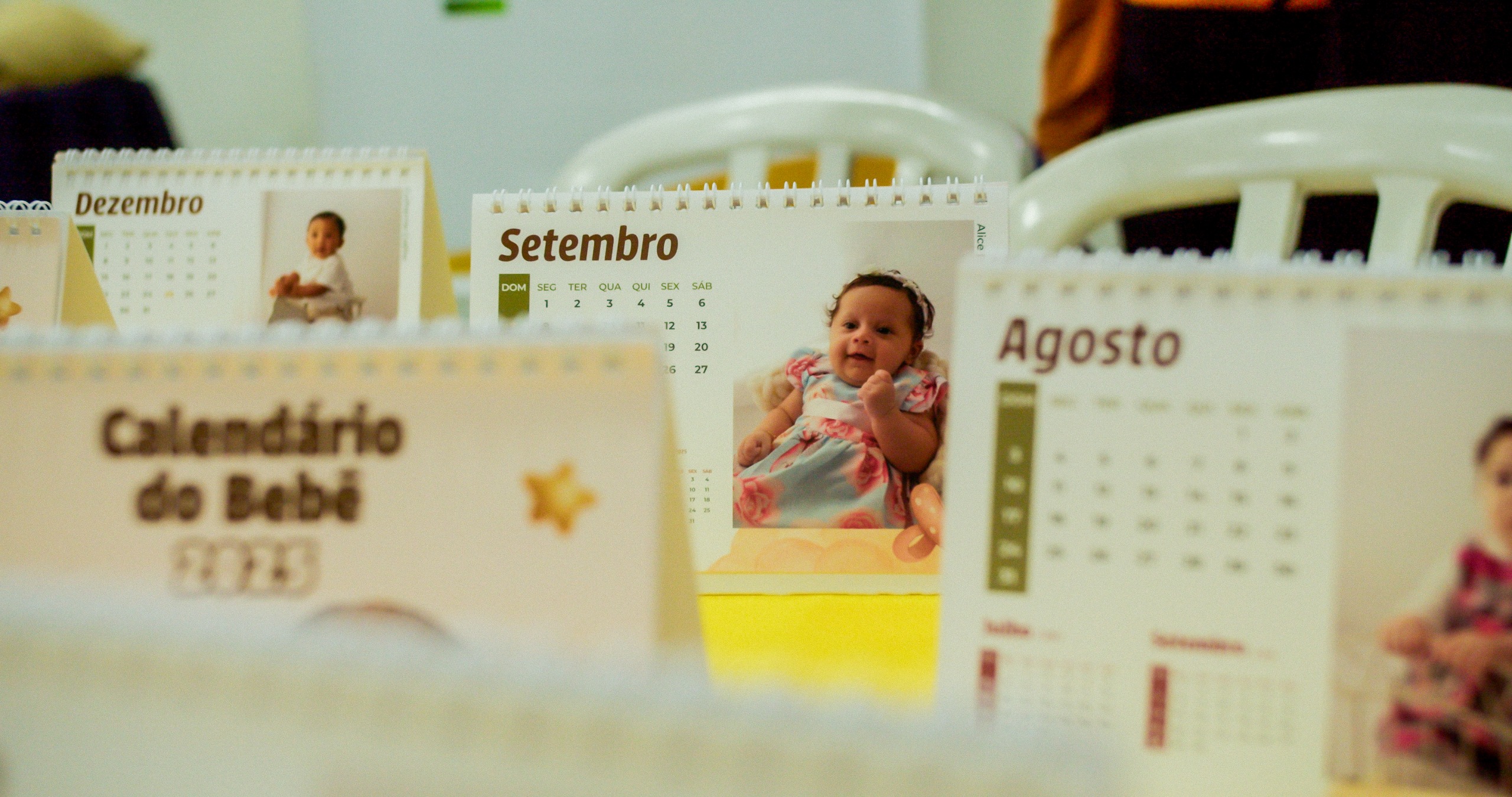 Pequenos esbanjam performance em lançamento do Calendário do Bebê 2025