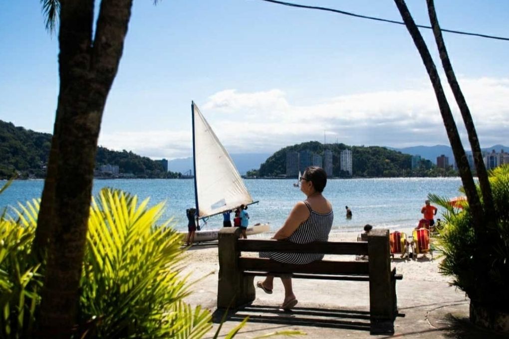 Praça eterniza “Síndica da Praça” que marcou gerações em São Vicente