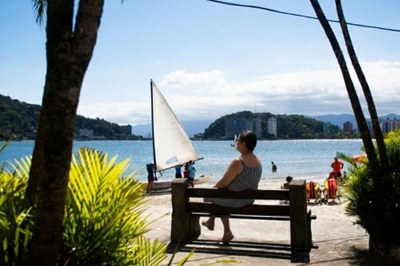 Praça eterniza “Síndica da Praça” que marcou gerações em São Vicente