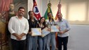 Prefeito Kayo Amado recebe alunas que conquistaram ouro inédito na Olimpíada Brasileira de Geografia