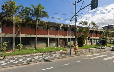 Prefeitura autua empresa em mais de R$ 2 milhões por abandono de imóvel na Rua Frei Gaspar