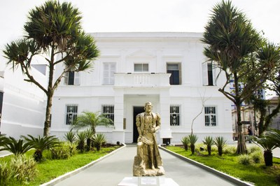 Prefeitura de São Vicente cria vale-refeição para servidores municipais