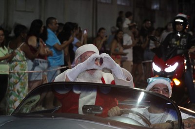 Primeira Parada de Natal leva magia da melhor época do ano a São Vicente