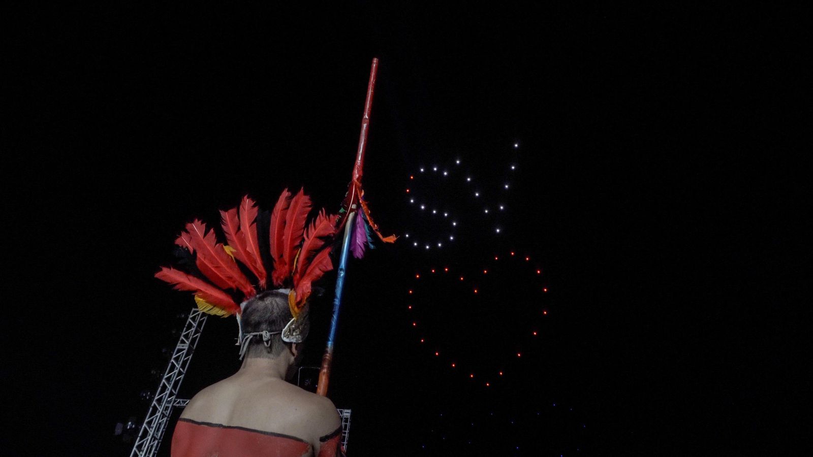 Primeiro show de drones em São Vicente conclui de forma histórica Encenação 2025 na Cidade