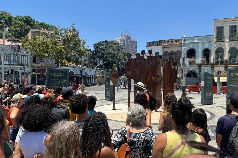 Professores da rede municipal realizam imersão no Instituto Novos Pretos, no Rio de Janeiro