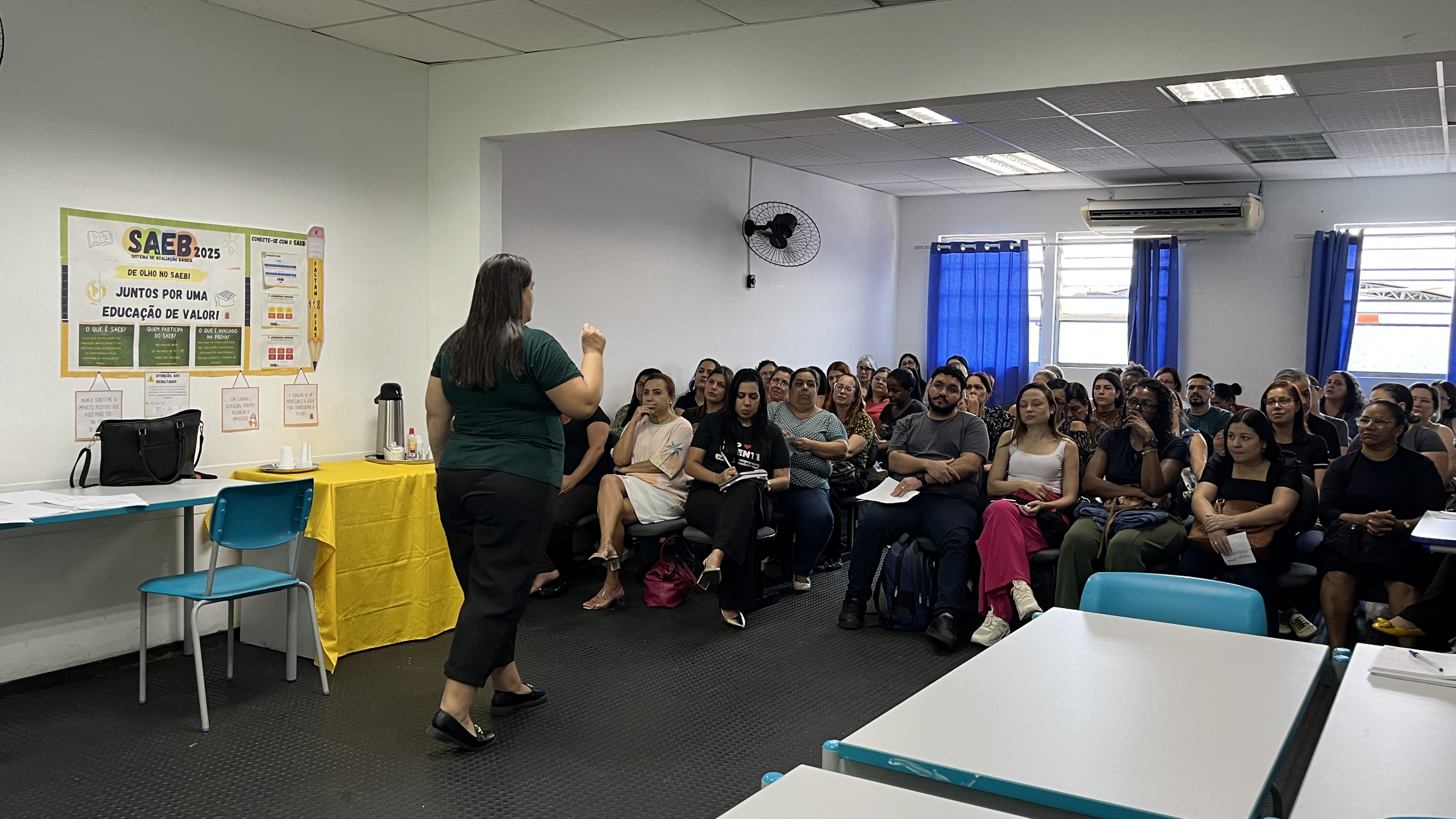 Programa Alfabetiza Juntos promove palestras dinâmicas para educadores em São Vicente