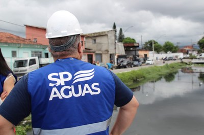 Programa do Estado desassoreará canais de São Vicente