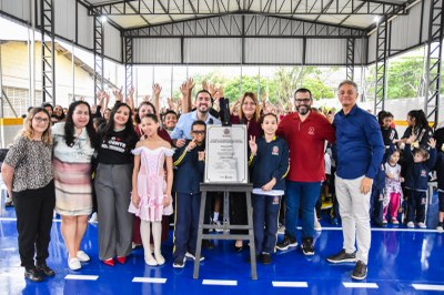 Quadra da UE Antônio Fernando dos Reis é inaugurada após revitalização completa