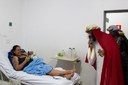 Reis Magos visitam Maternidade Municipal em ação especial do Dia de Reis