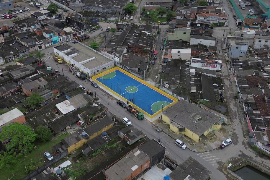 Revitalização transforma Quadra da Avenida Brasil e leva esporte de qualidade à comunidade