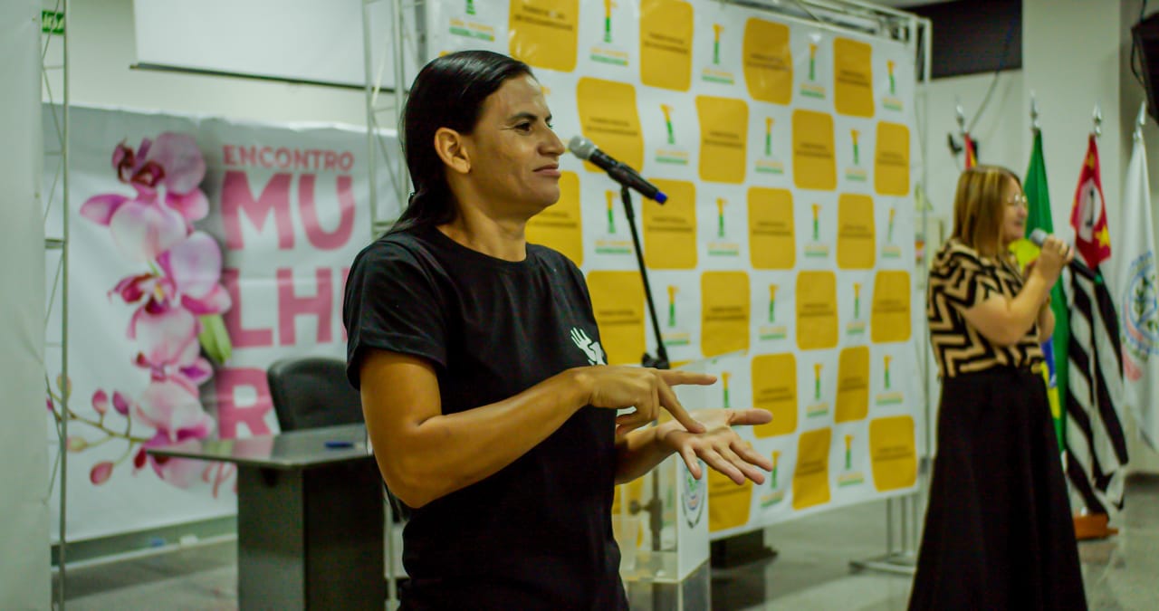 São Vicente amplia ações de acessibilidade e inclusão para estudantes surdos na rede municipal