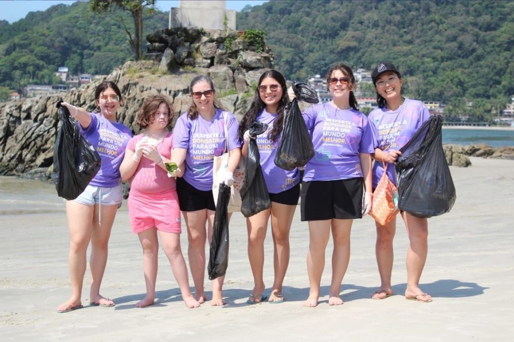 São Vicente coleta mais de 260 kg de lixo em mutirão no Dia Mundial da Limpeza