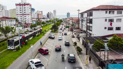 São Vicente é pioneira na implantação de faixa azul para motociclistas na Baixada
