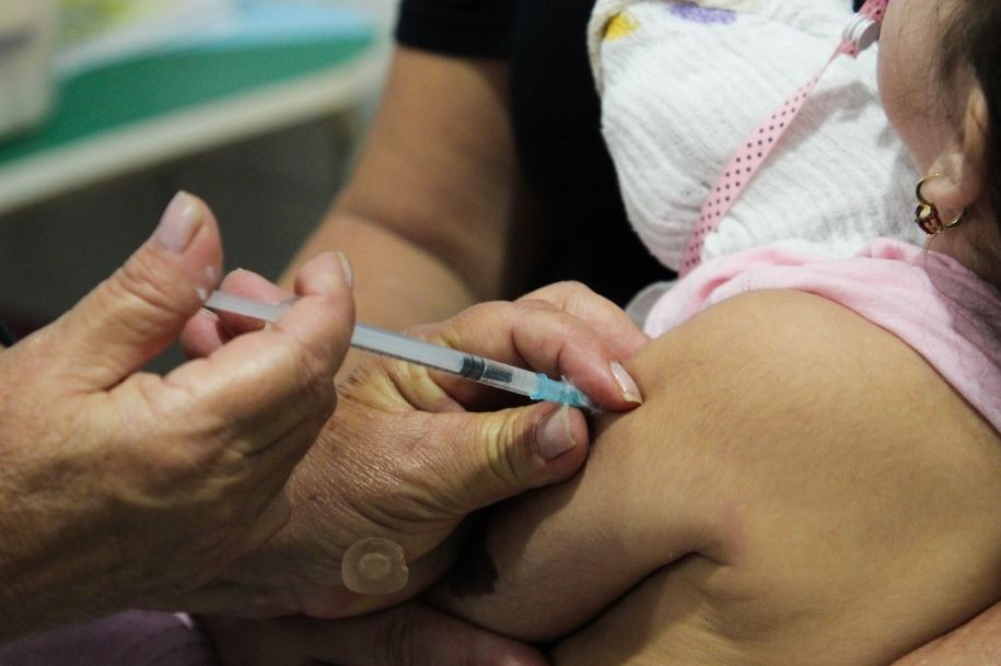 São Vicente emite decreto que torna obrigatória a apresentação de declaração de vacinação nas escolas